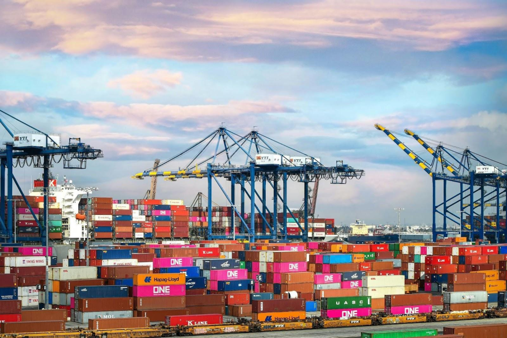 The Role of Logistics Service Providers in Modern Business 1 image 4